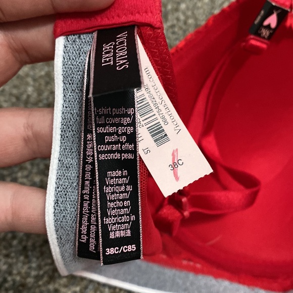 Victoria’s Secret Tshirt Push Up Bra- NWT - Picture 3 of 3
